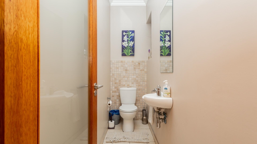 4 Bedroom Property for Sale in Sunset Beach Western Cape